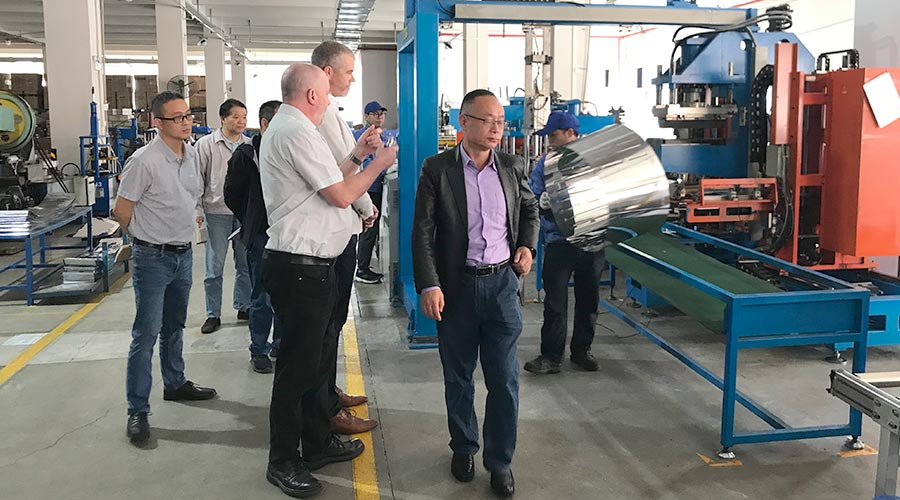 三年疫情后首訪！英國(guó)客戶Buyitdirec蒞臨金環(huán)電器視察