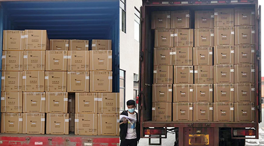 集裝箱裝柜進(jìn)行時(shí)！金環(huán)電器客戶迷你洗衣機(jī)順利發(fā)貨！