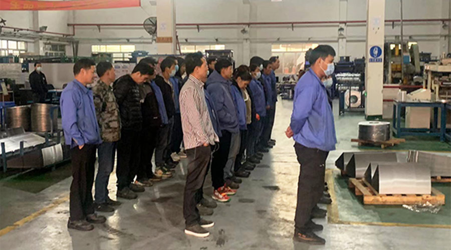 保健康 趕生產(chǎn)！金環(huán)電器早會叮囑員工注意防疫