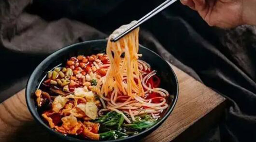 吃螺螄粉衣服上有味道如何快速解決！滾筒衣服烘干機有辦法