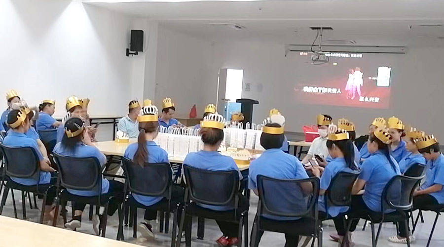 歡聚一堂 溫暖相伴！金環(huán)電器舉辦9月員工生日會(huì)